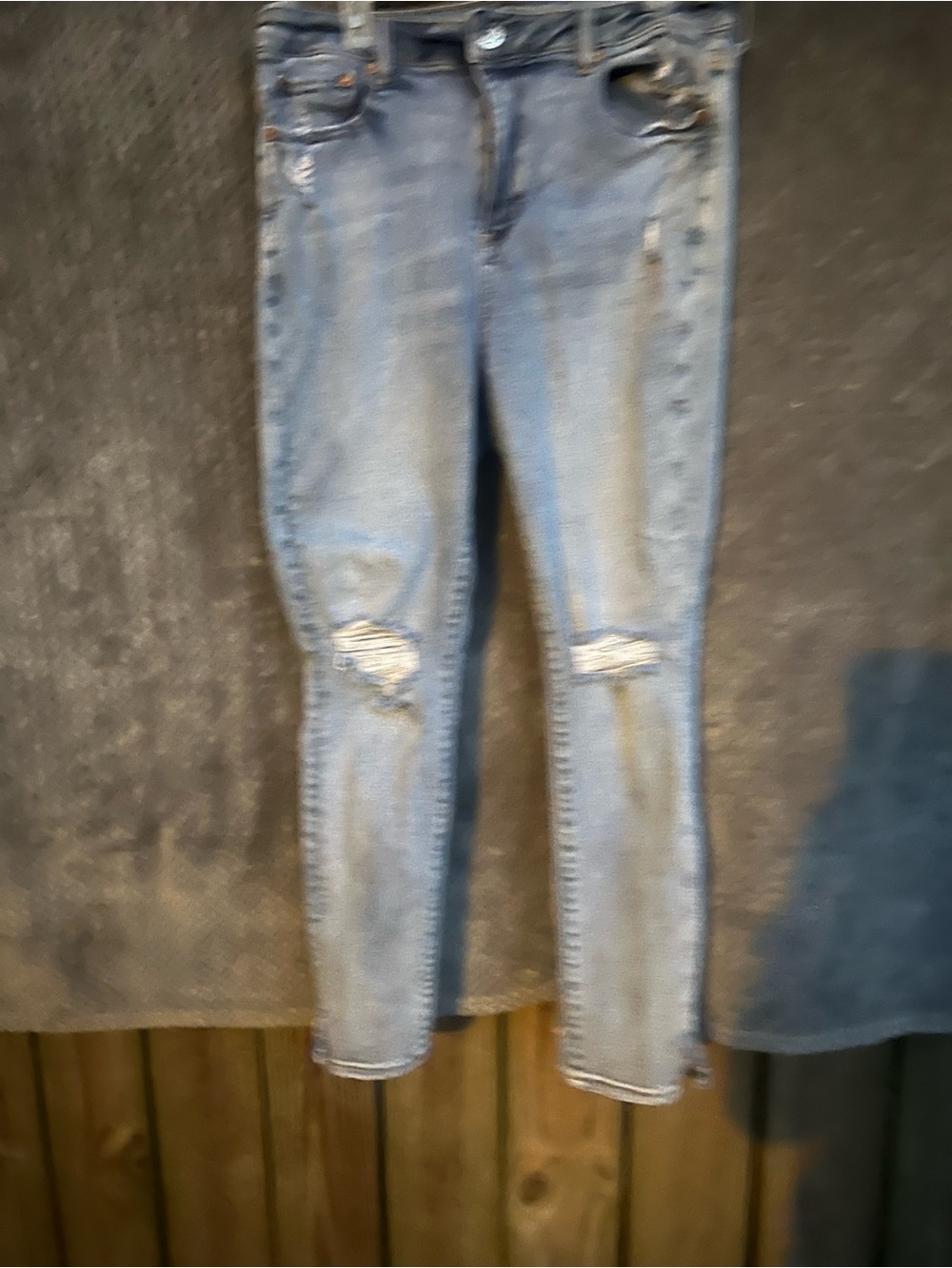 American Eagle Outfitters Light Blue Distressed Skinny Jeans